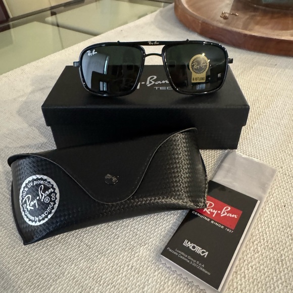 New in Box!  Men’s Ray-Ban Sunglasses with Case - Picture 1 of 6